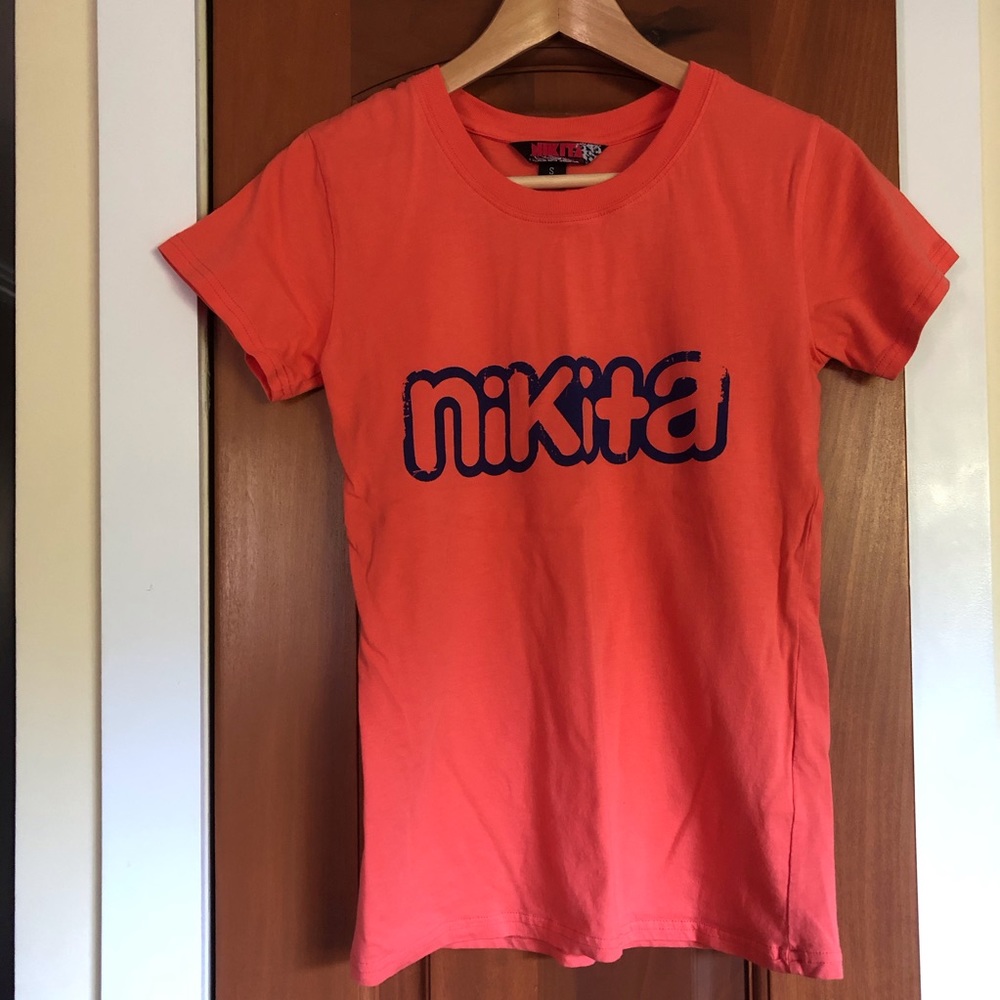 Nikita short sleeve T-shirt in salmon pink
